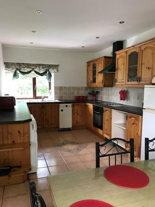 Castlegregory-Seaside 2 Bedroomed Cottage Exteriör bild